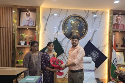 दिहाड़ी मजदूर की बेटी पूनम बनी प्रेरणा, नीट में शानदार सफलता पर उपायुक्त ने किया सम्मानित