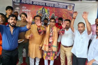हजारों कांवरियों के हर हर महादेव के जयघोष से गूंजा गोरेगांव