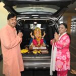 आंखों में आंसू और दिल में श्रद्धा के साथ लोढ़ा परिवार ने किया बप्पा की विदाई
