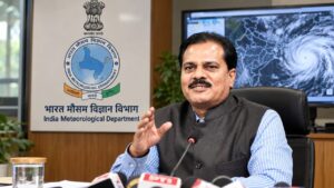 विदाई से पहले मानसून का रौद्र रूप: मौसम में अचानक बदलाव ने बढ़ाई आफत, कई जिलों में बाढ़ का खतरा