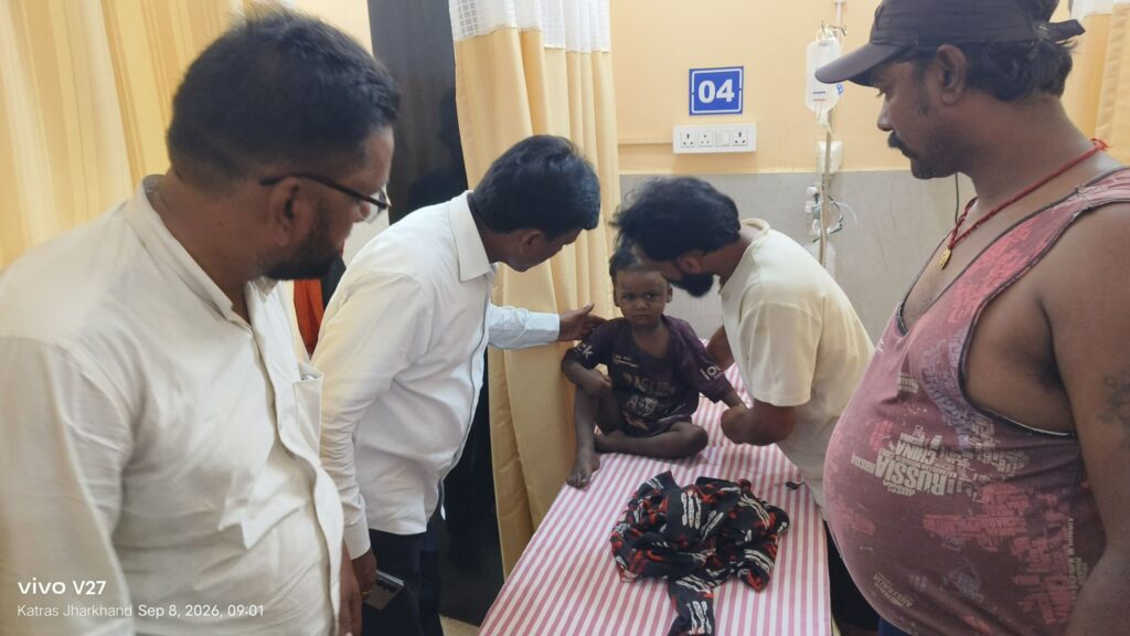 भोर की खामोशी चीखों में बदली: सिजुआ में धंसी धरती, मलबे में दबकर 10 वर्षीय विक्रम की मौत; 25 परिवारों पर टूटा बेघर होने का संकट