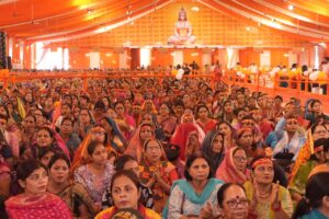 जौनपुर में आचार्य शांतनु महाराज की कथा का तीसरा दिन, ज्ञान प्रकाश सिंह के धर्मपरायणता की सराहना