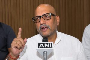"निश्चित तौर से राहुल गांधी का हनुमान हूं, जहाँ कहेंगे लंका दहन कर दूंगा" - अजय राय
