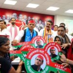 अखिलेश यादव ने पांच गरीब परिवारों को सौंपी ‘पीडीए घर’ की चाबी