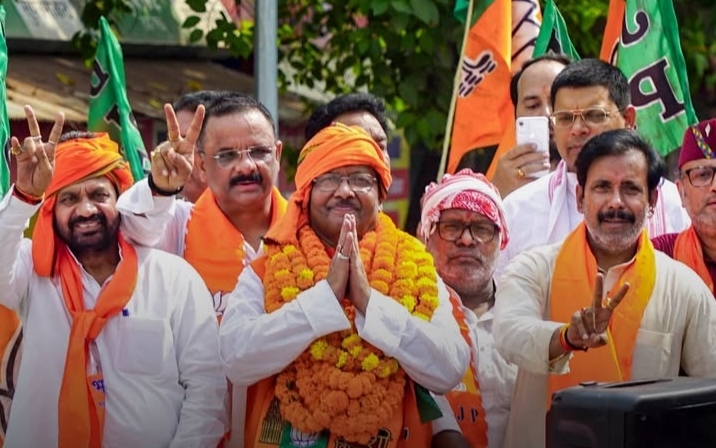 वाराणसी में BJP को बड़ा झटका, केदारनाथ सिंह ने मानी हार!