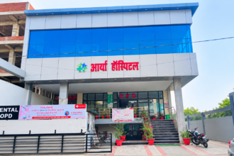 Barabanki Arya Hospital: फ्रैक्चर ऑपरेशन के दौरान मरीज की मौत, परिजनों ने किया घेराव—जांच की मांग