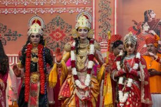 जौनपुर में श्रीराम कथा का चौथा दिन, बड़ों के प्रणाम से आयु और कीर्ति की वृद्धि : शांतनु जी महाराज