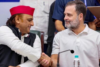 अखिलेश यादव नहीं बनना चाहते प्रधानमंत्री, इशारों में राहुल गांधी का किया समर्थन