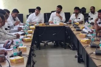 धनबाद के 55 वार्डों में लगेंगी 2750 स्ट्रीट लाइटें, दुर्गापूजा से पहले रोशनी बढ़ाने की तैयारी