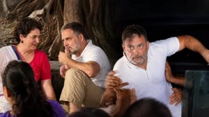 ​राहुल गांधी हिरासत में खलबली: 2 घंटे की हिरासत और रात 10 बजे के बाद रिहाई: "एक भी गद्दार नहीं बचेगा"