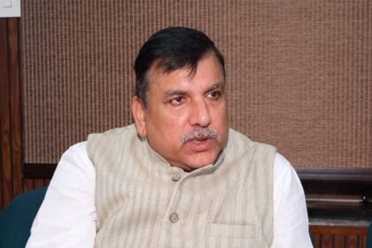 संजय सिंह ने प्रधानमंत्री नरेंद्र मोदी पर दिल्ली प्रदर्शन और पुलिस कार्रवाई को लेकर निशाना साधा