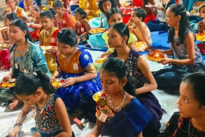 घाटकोपर के अम्बे माता मंदिर में 300 कन्याओं ने की मां अम्बे की आरती