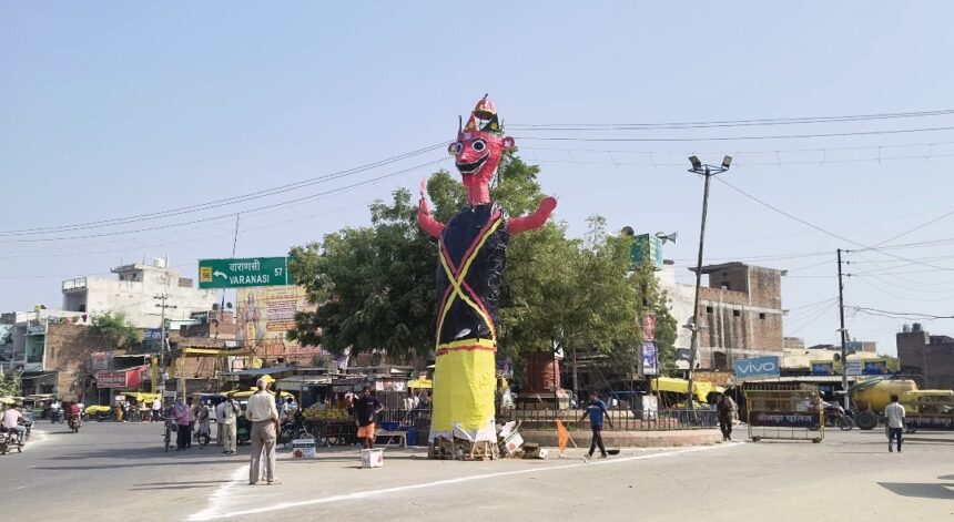 स्वास्तिक रामलीला समिति के मंचन के साथ रावण दहन और विशाल मेले का आयोजन