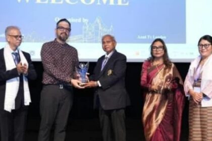 डॉ. बीआर आंबेडकर इंटरनेशनल अवार्ड समारोह में सम्मानित किए गए गणमान्य