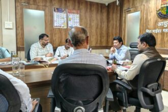 परिवहन विभाग के विभिन्न विषयों एवं यातायात समस्याओं पर महत्वपूर्ण बैठक संपन्न