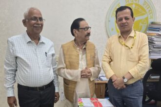 मृतक आश्रितों व शिक्षणेत्तर कर्मचारियों को मिले कैशलेस चिकित्सा का लाभ : एसपी तिवारी