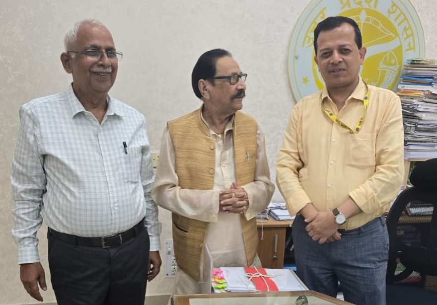 मृतक आश्रितों व शिक्षणेत्तर कर्मचारियों को मिले कैशलेस चिकित्सा का लाभ : एसपी तिवारी