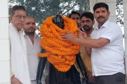 यूपी के पूर्व मंत्री लक्ष्मीशंकर यादव की पुण्यतिथि पर दी गई श्रद्धांजलि