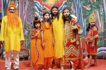 रावण वध के बाद अयोध्या लौटने पर, चारों भाइयों के मिलन पर झूम उठे दर्शक