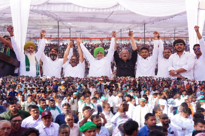 लखनऊ में गरजे 50 हजार किसान, महापंचायत में हाजी शकील सैफी और अरुण बख्शी ने बढ़ाई शोभा