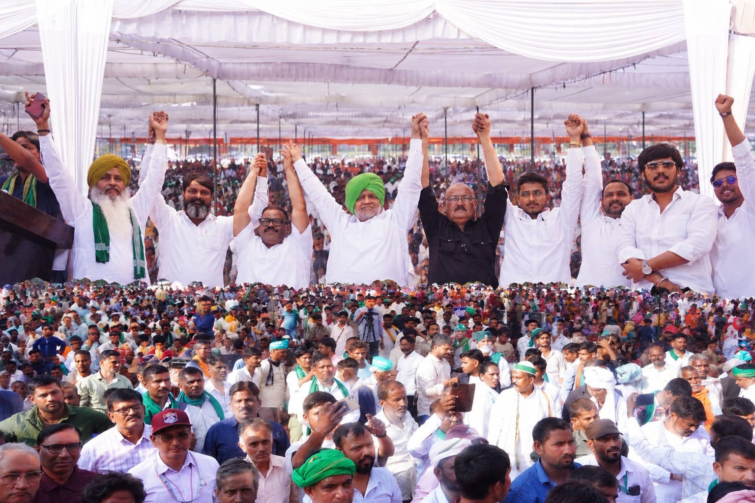 लखनऊ में गरजे 50 हजार किसान, महापंचायत में हाजी शकील सैफी और अरुण बख्शी ने बढ़ाई शोभा
